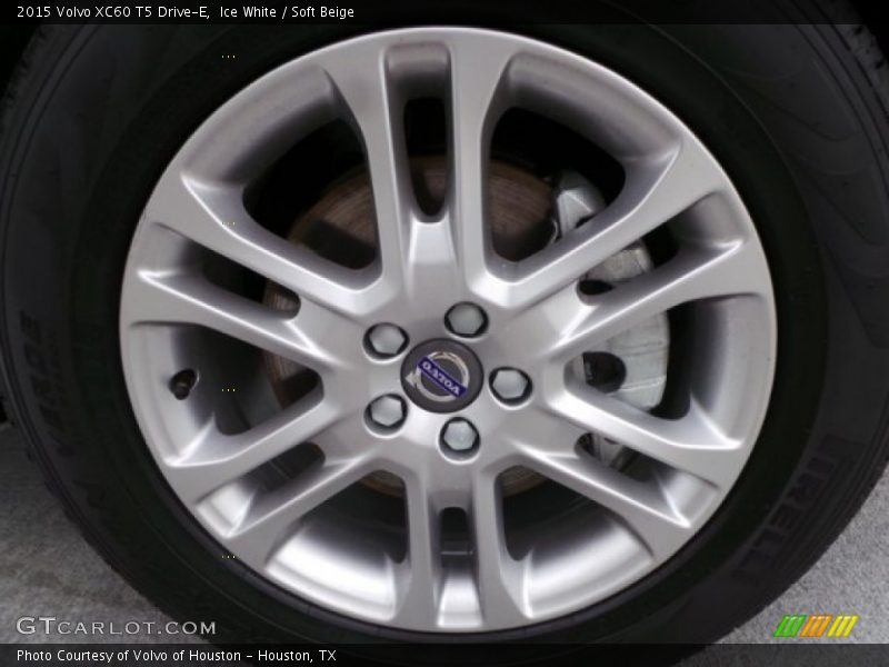 Ice White / Soft Beige 2015 Volvo XC60 T5 Drive-E