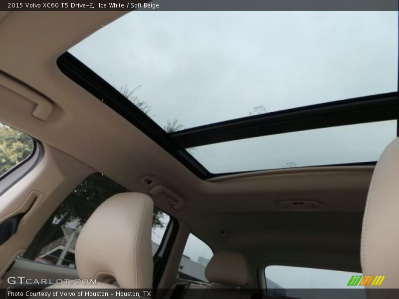 Ice White / Soft Beige 2015 Volvo XC60 T5 Drive-E