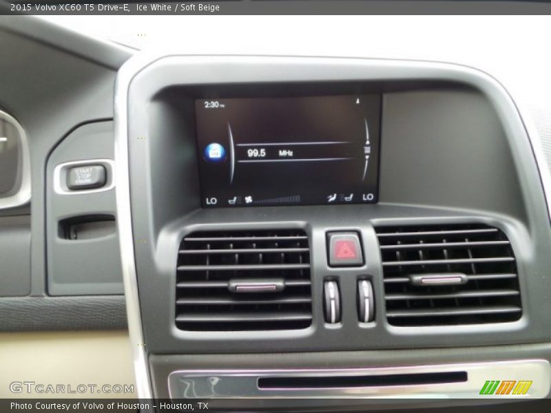 Ice White / Soft Beige 2015 Volvo XC60 T5 Drive-E