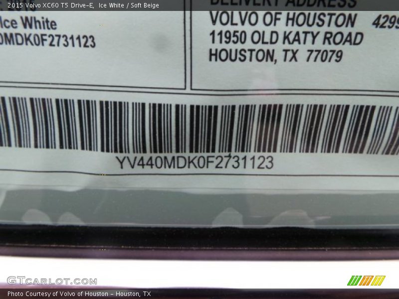 Ice White / Soft Beige 2015 Volvo XC60 T5 Drive-E