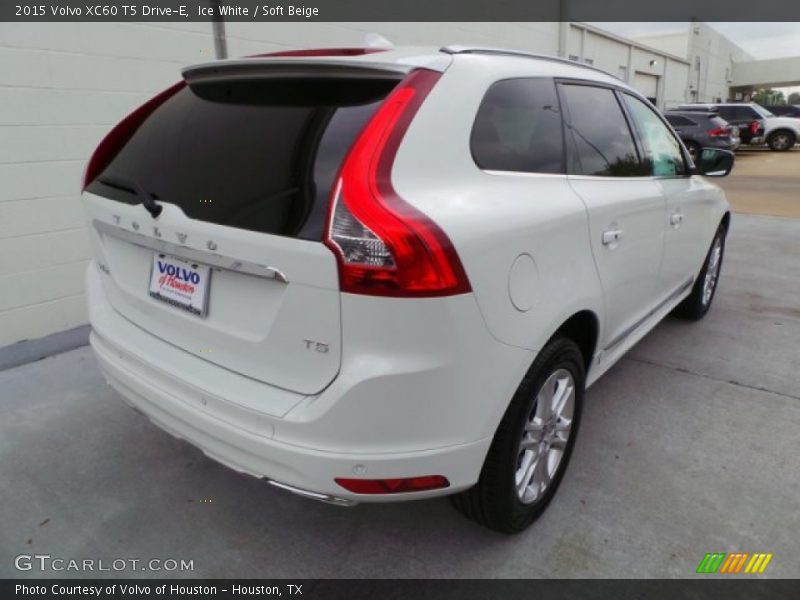 Ice White / Soft Beige 2015 Volvo XC60 T5 Drive-E