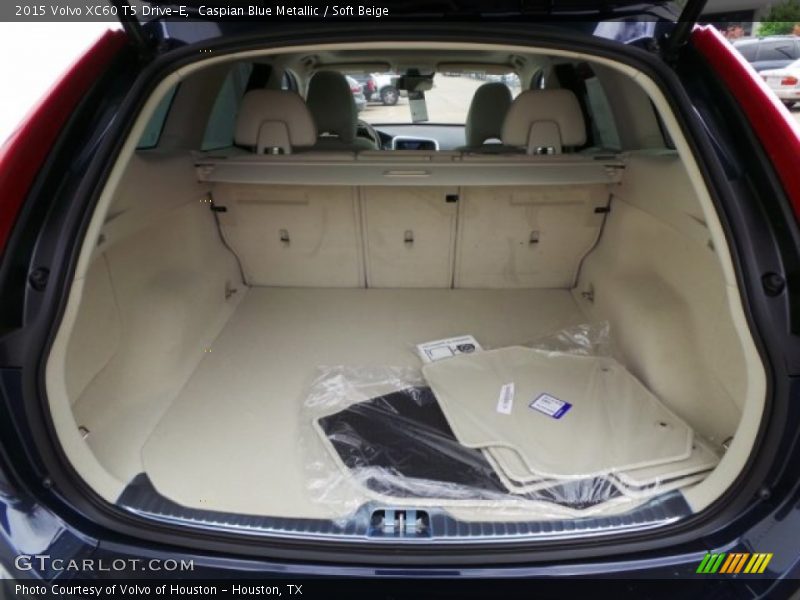 Caspian Blue Metallic / Soft Beige 2015 Volvo XC60 T5 Drive-E