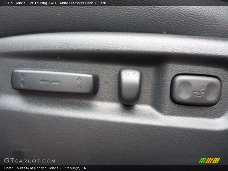 Controls of 2015 Pilot Touring 4WD