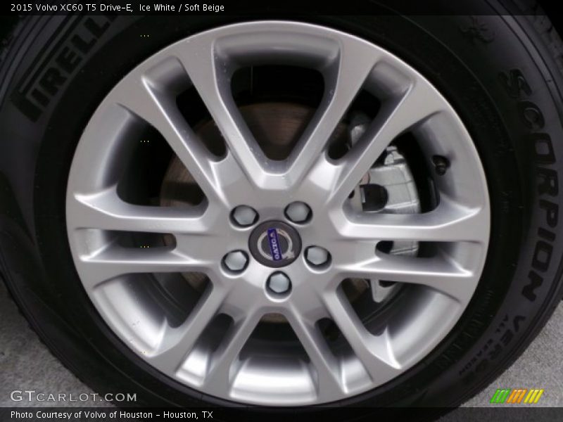 Ice White / Soft Beige 2015 Volvo XC60 T5 Drive-E