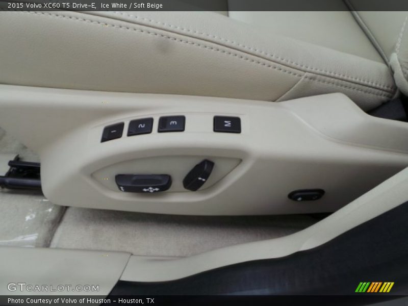 Ice White / Soft Beige 2015 Volvo XC60 T5 Drive-E