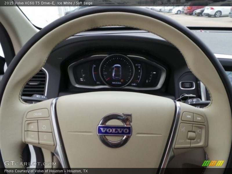 Ice White / Soft Beige 2015 Volvo XC60 T5 Drive-E
