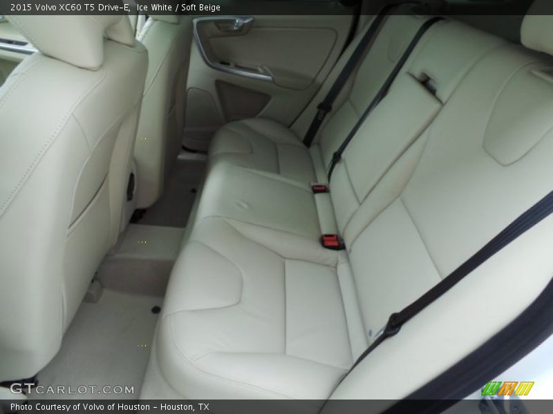 Ice White / Soft Beige 2015 Volvo XC60 T5 Drive-E
