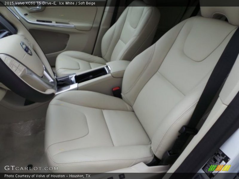 Ice White / Soft Beige 2015 Volvo XC60 T5 Drive-E