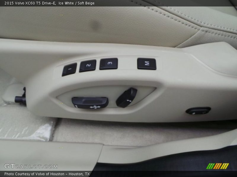 Ice White / Soft Beige 2015 Volvo XC60 T5 Drive-E