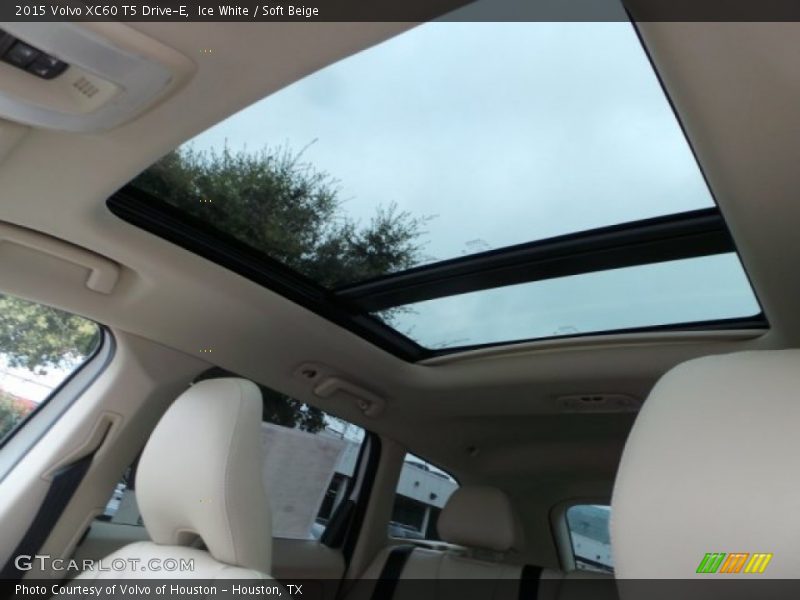 Ice White / Soft Beige 2015 Volvo XC60 T5 Drive-E