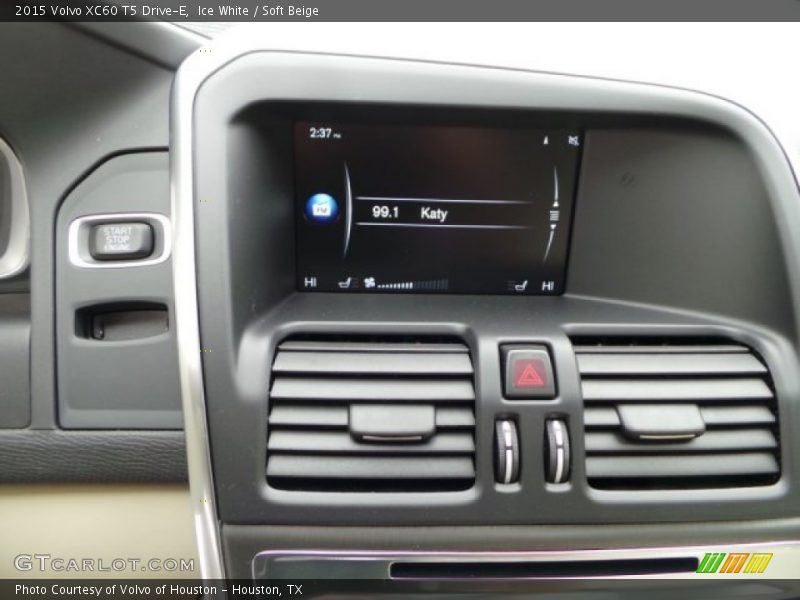 Ice White / Soft Beige 2015 Volvo XC60 T5 Drive-E