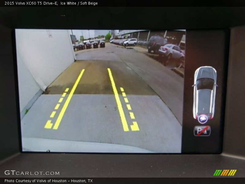 Ice White / Soft Beige 2015 Volvo XC60 T5 Drive-E