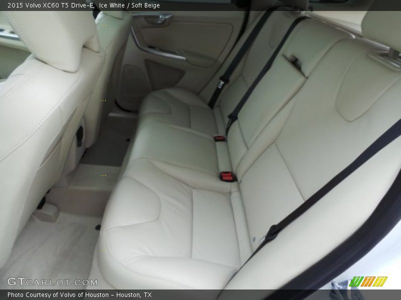 Ice White / Soft Beige 2015 Volvo XC60 T5 Drive-E