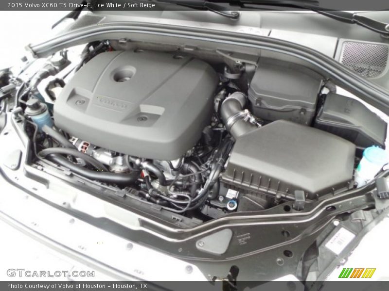 Ice White / Soft Beige 2015 Volvo XC60 T5 Drive-E