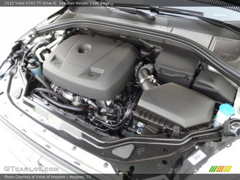 Sea Shell Metallic / Soft Beige 2015 Volvo XC60 T5 Drive-E