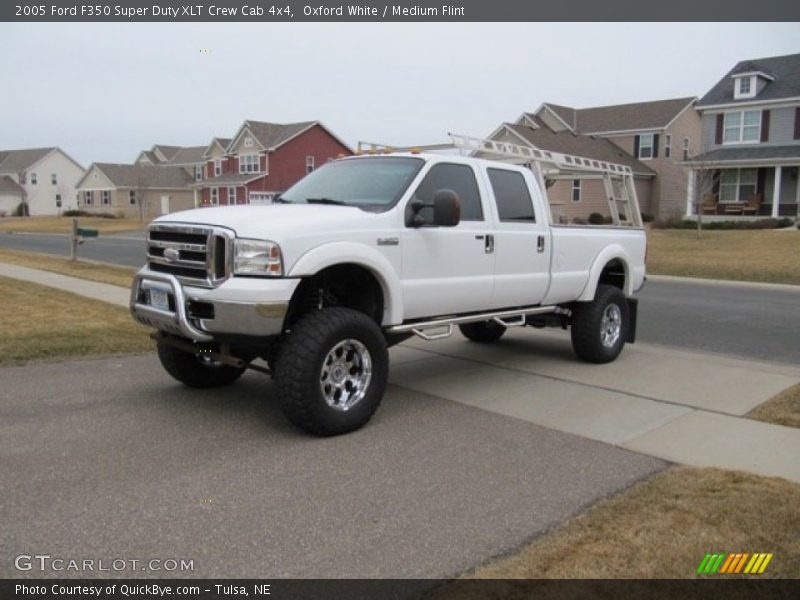 Oxford White / Medium Flint 2005 Ford F350 Super Duty XLT Crew Cab 4x4