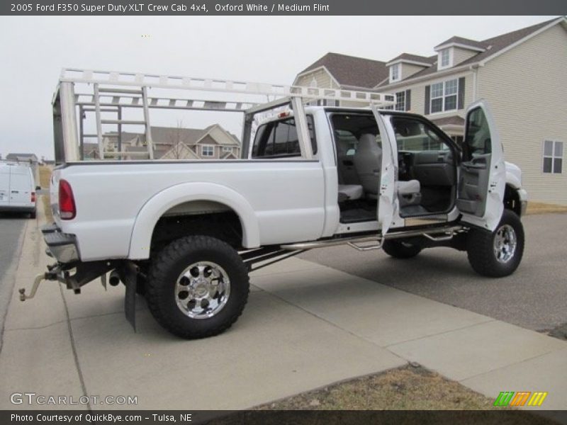 Oxford White / Medium Flint 2005 Ford F350 Super Duty XLT Crew Cab 4x4