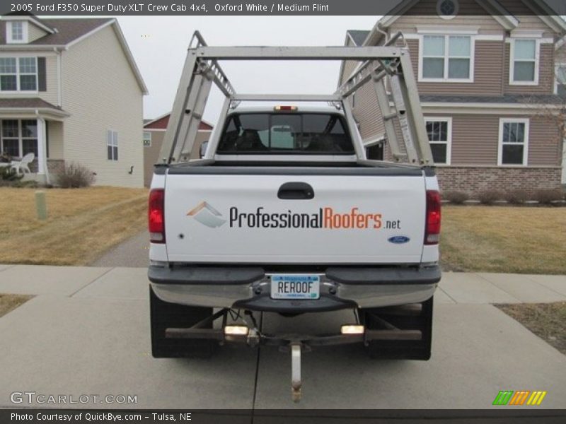 Oxford White / Medium Flint 2005 Ford F350 Super Duty XLT Crew Cab 4x4