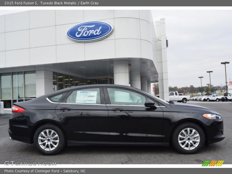 Tuxedo Black Metallic / Earth Gray 2015 Ford Fusion S