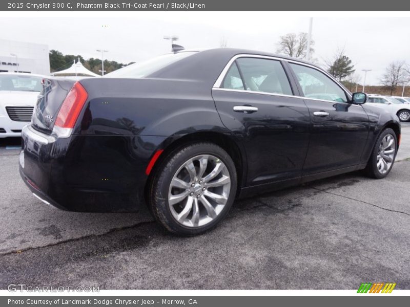 Phantom Black Tri-Coat Pearl / Black/Linen 2015 Chrysler 300 C