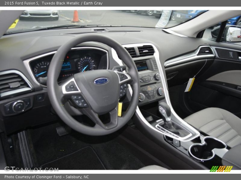 Tuxedo Black Metallic / Earth Gray 2015 Ford Fusion S