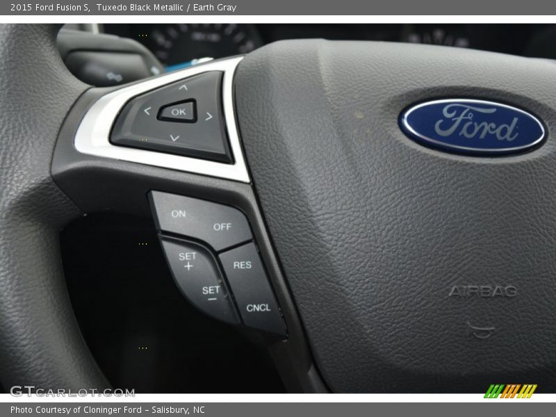 Tuxedo Black Metallic / Earth Gray 2015 Ford Fusion S
