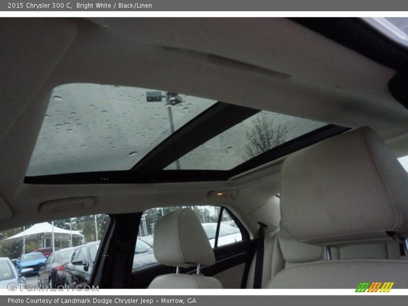 Bright White / Black/Linen 2015 Chrysler 300 C