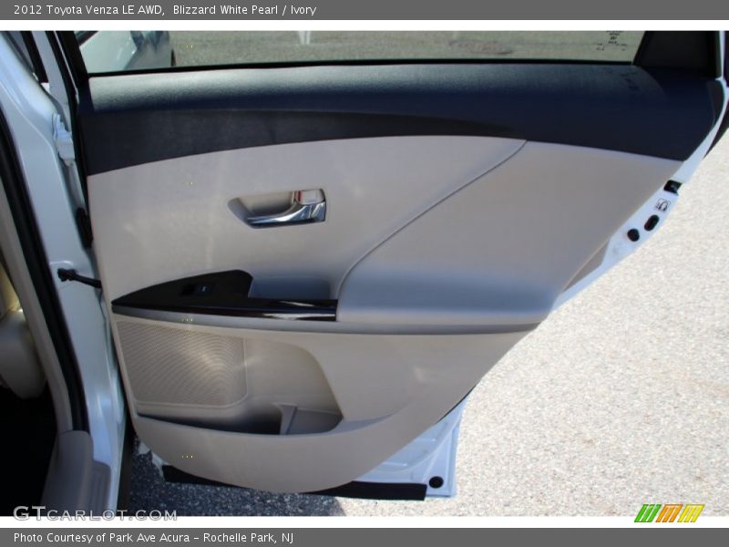 Blizzard White Pearl / Ivory 2012 Toyota Venza LE AWD