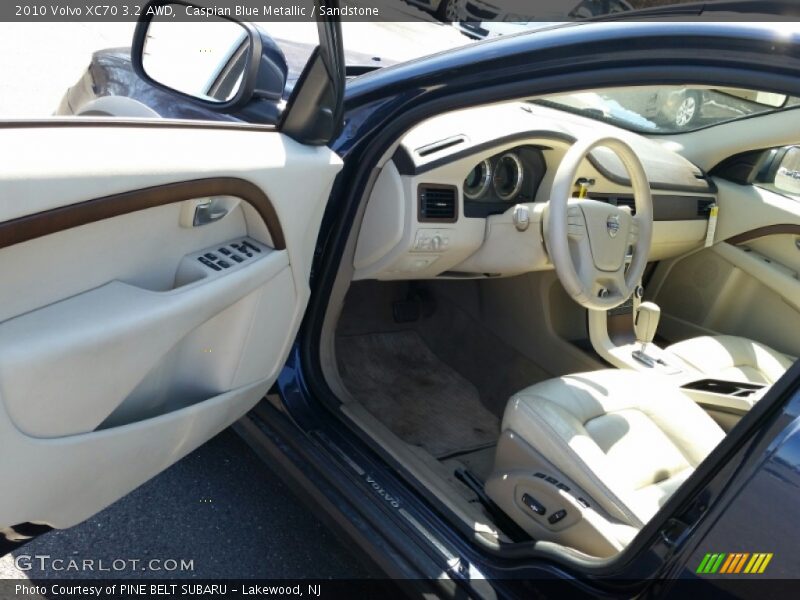 Caspian Blue Metallic / Sandstone 2010 Volvo XC70 3.2 AWD