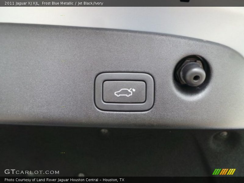 Frost Blue Metallic / Jet Black/Ivory 2011 Jaguar XJ XJL