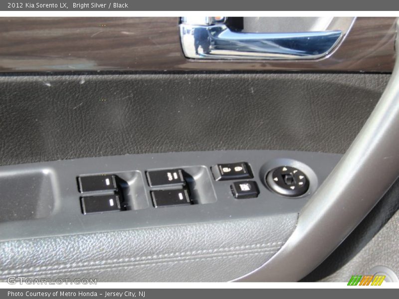 Bright Silver / Black 2012 Kia Sorento LX