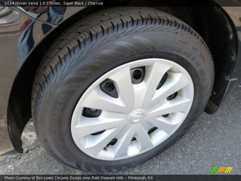 Super Black / Charcoal 2014 Nissan Versa 1.6 S Sedan