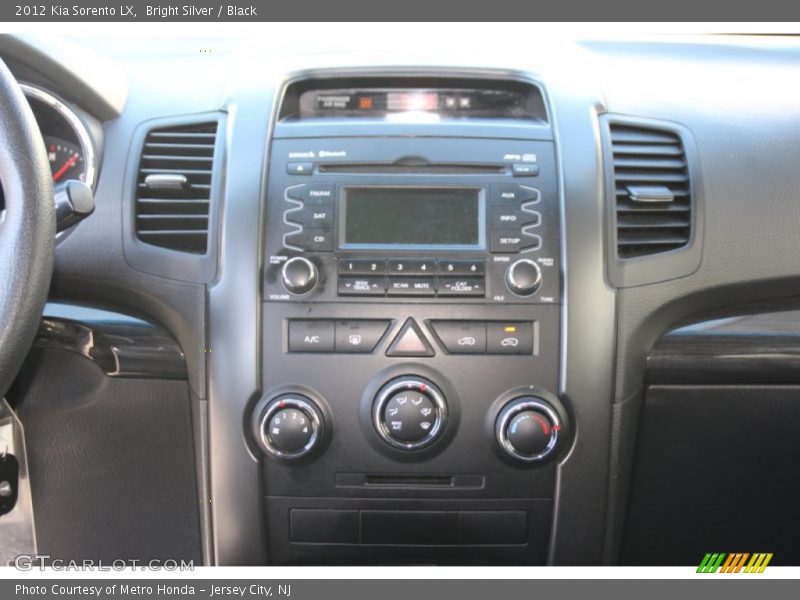 Bright Silver / Black 2012 Kia Sorento LX