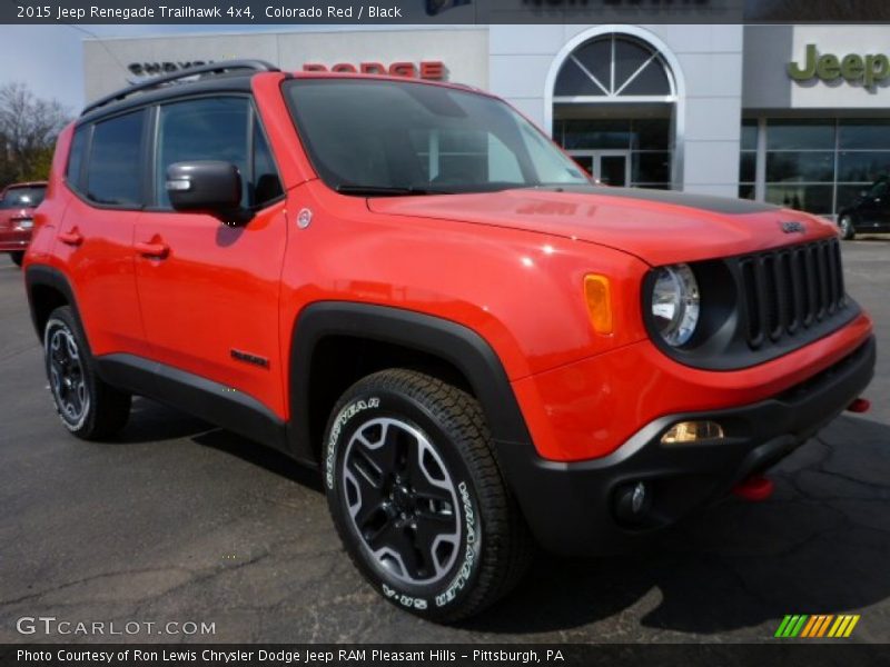 Front 3/4 View of 2015 Renegade Trailhawk 4x4