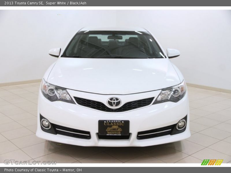 Super White / Black/Ash 2013 Toyota Camry SE