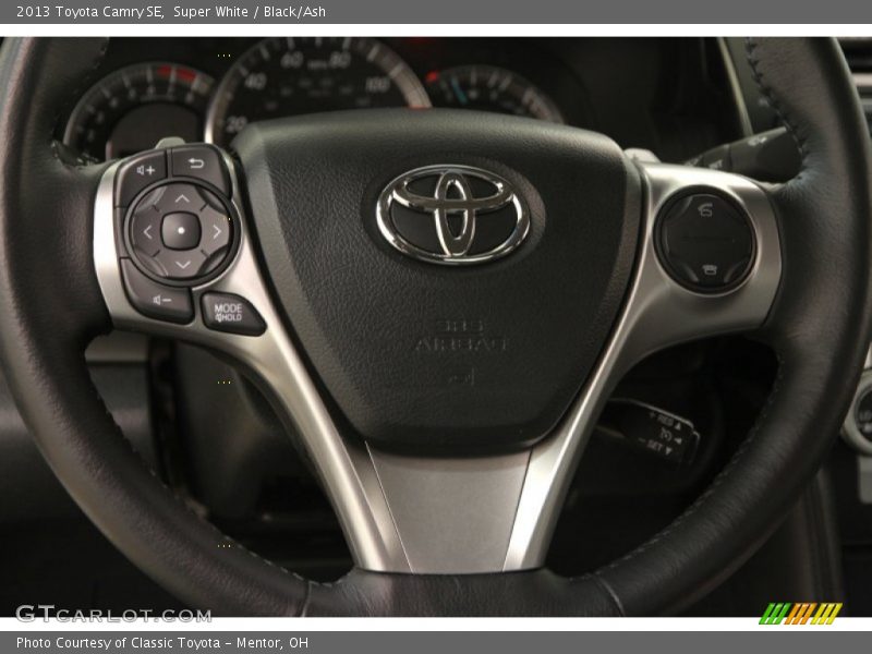 Super White / Black/Ash 2013 Toyota Camry SE
