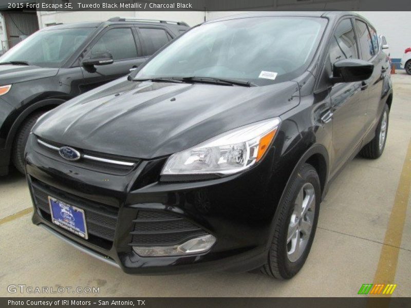 Tuxedo Black Metallic / Charcoal Black 2015 Ford Escape SE