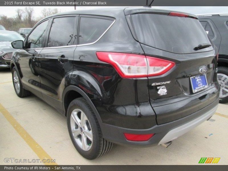 Tuxedo Black Metallic / Charcoal Black 2015 Ford Escape SE