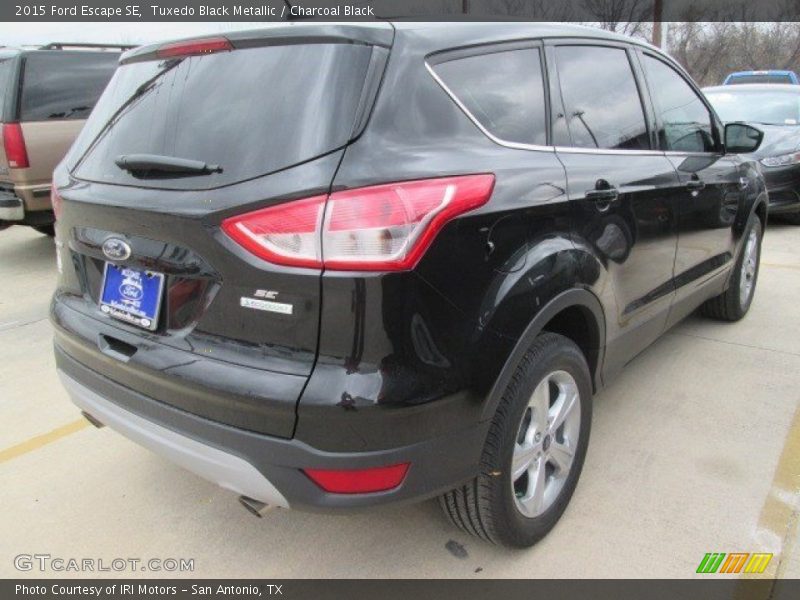 Tuxedo Black Metallic / Charcoal Black 2015 Ford Escape SE