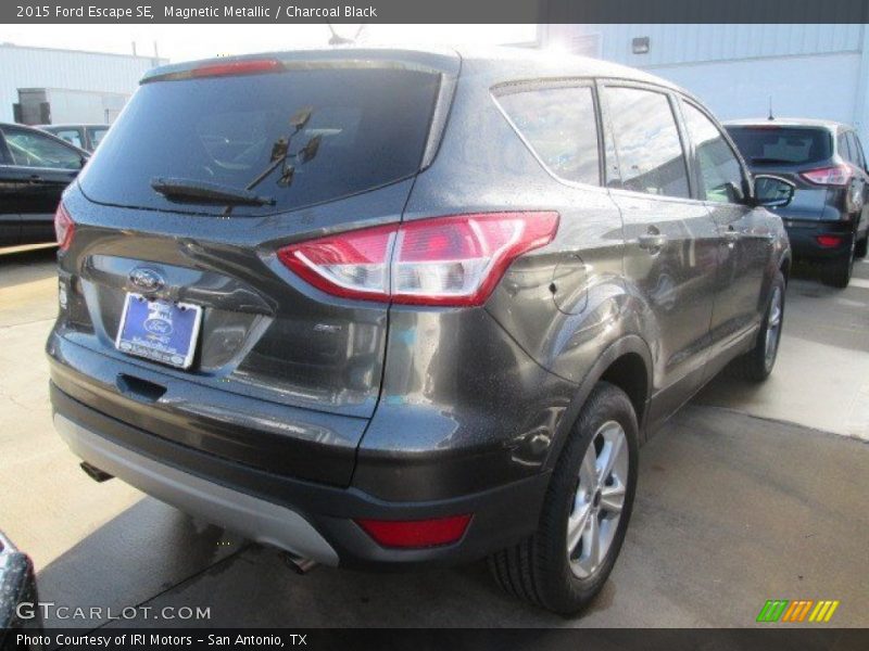 Magnetic Metallic / Charcoal Black 2015 Ford Escape SE