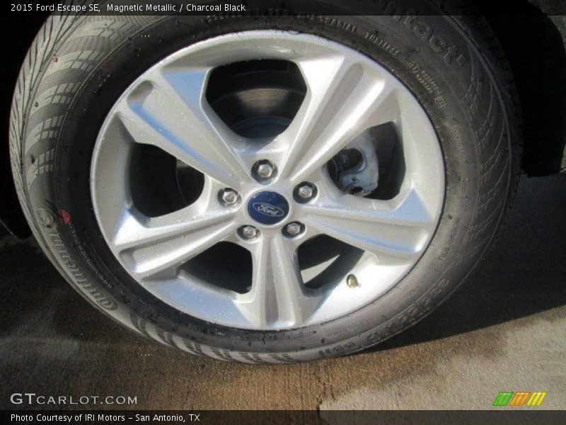 Magnetic Metallic / Charcoal Black 2015 Ford Escape SE