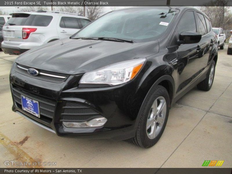 Tuxedo Black Metallic / Charcoal Black 2015 Ford Escape SE
