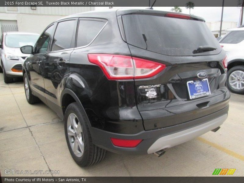 Tuxedo Black Metallic / Charcoal Black 2015 Ford Escape SE