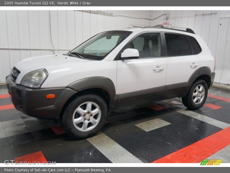 Nordic White / Gray 2005 Hyundai Tucson GLS V6