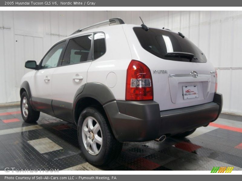 Nordic White / Gray 2005 Hyundai Tucson GLS V6
