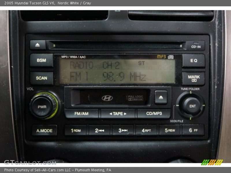 Nordic White / Gray 2005 Hyundai Tucson GLS V6
