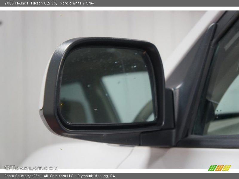 Nordic White / Gray 2005 Hyundai Tucson GLS V6