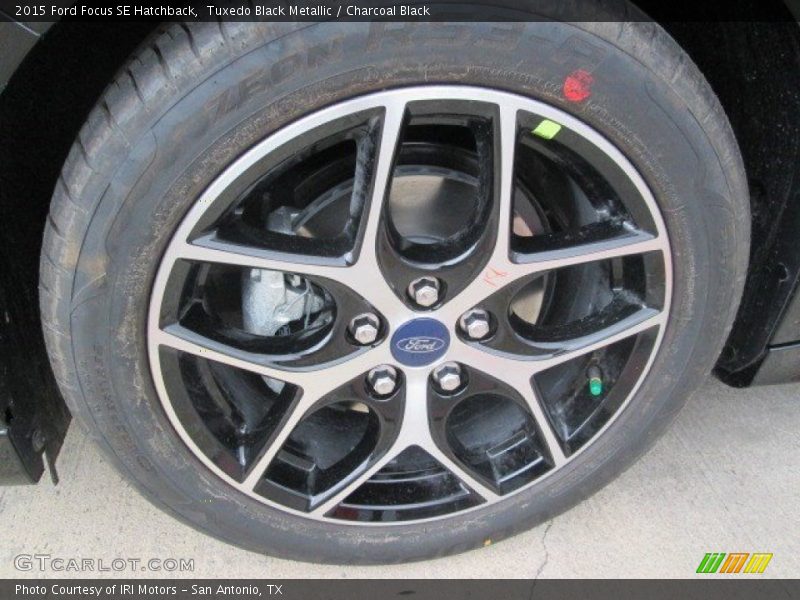 Tuxedo Black Metallic / Charcoal Black 2015 Ford Focus SE Hatchback