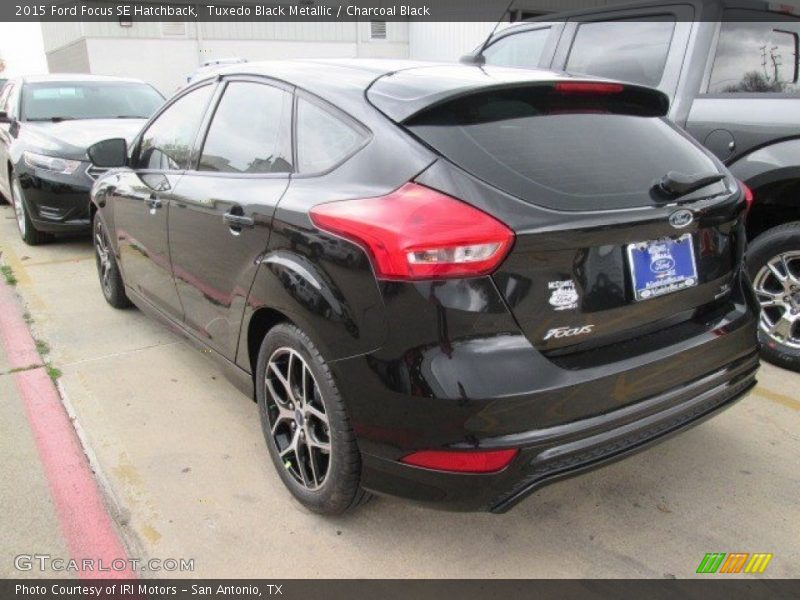 Tuxedo Black Metallic / Charcoal Black 2015 Ford Focus SE Hatchback