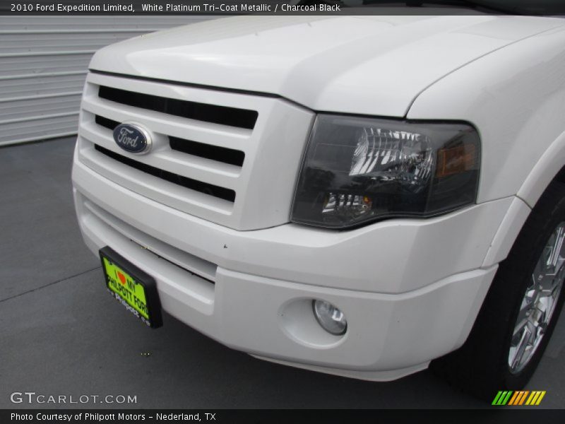 White Platinum Tri-Coat Metallic / Charcoal Black 2010 Ford Expedition Limited